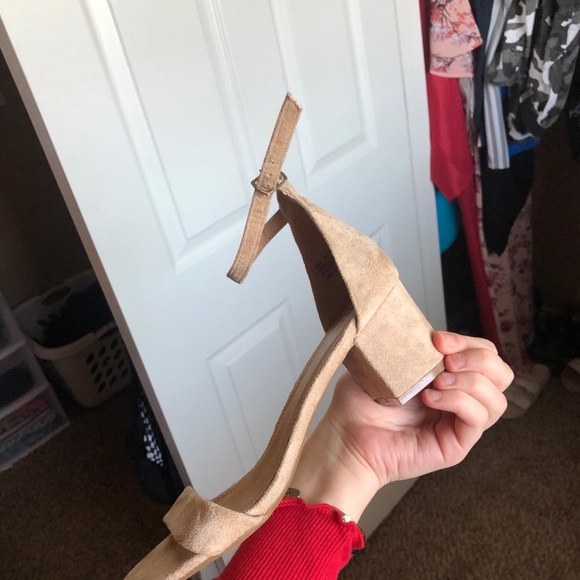 Heels! - Picture 3 of 3